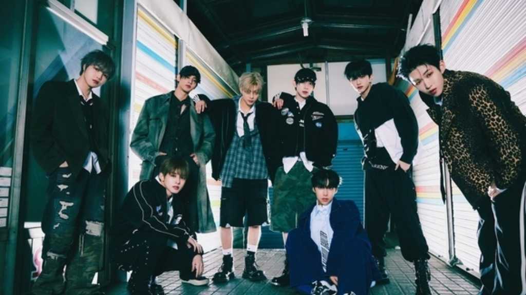 YOUNITE、5月12日のカムバックを予告！ロゴトレーラーを公開