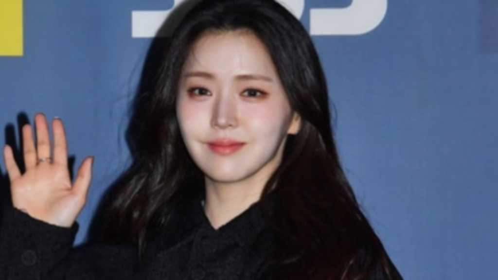 【PHOTO】キム・ジウン、ラジオ番組のDJに初挑戦！出演のため放送局へ