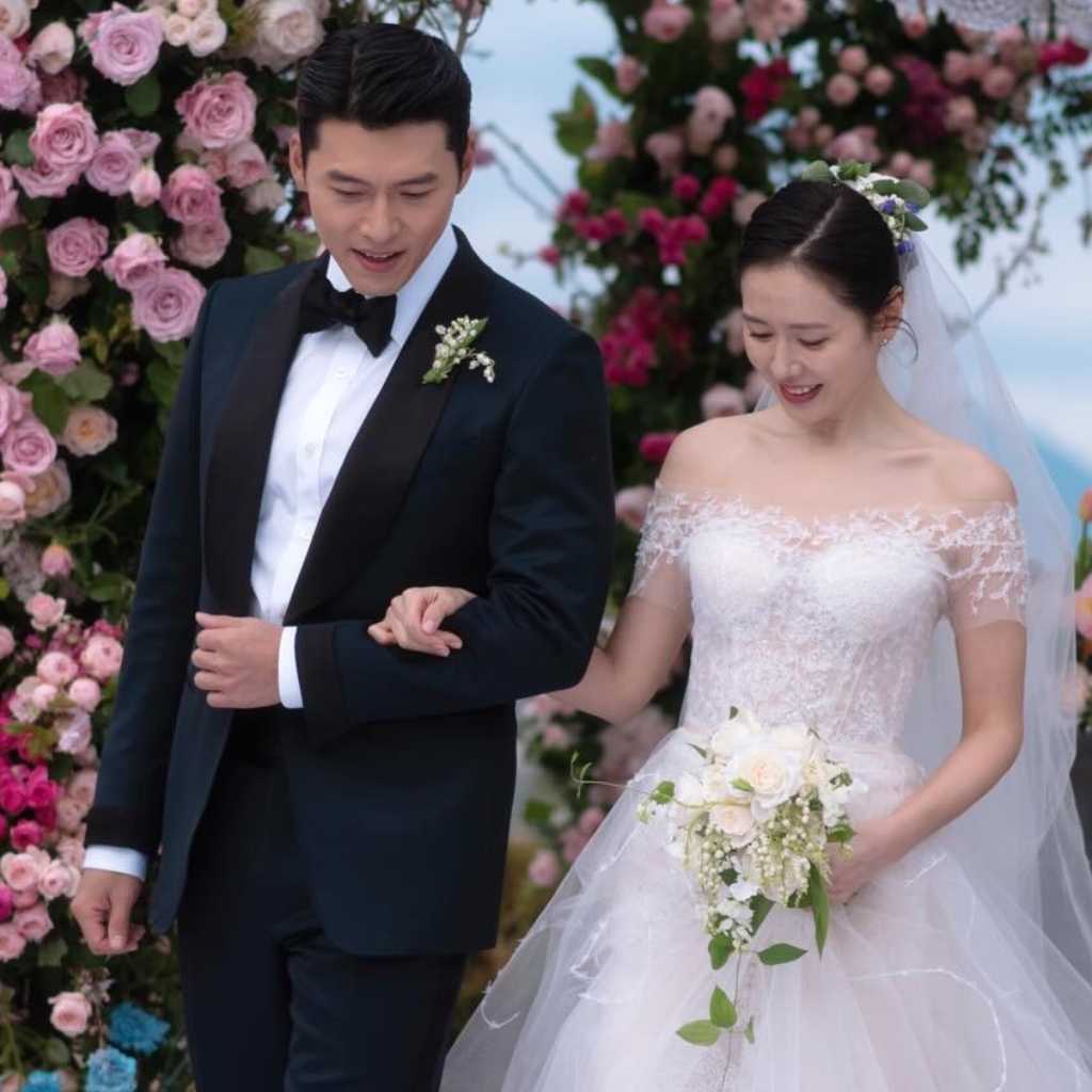 ソン・イェジン、夫ヒョンビンとの結婚4周年をお祝い!童話のような美しいウエディング写真を公開