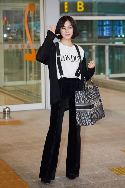 少女時代 ティファニー 全身 H M の空港ファッションが話題 昨日laへ出国 Kstyle