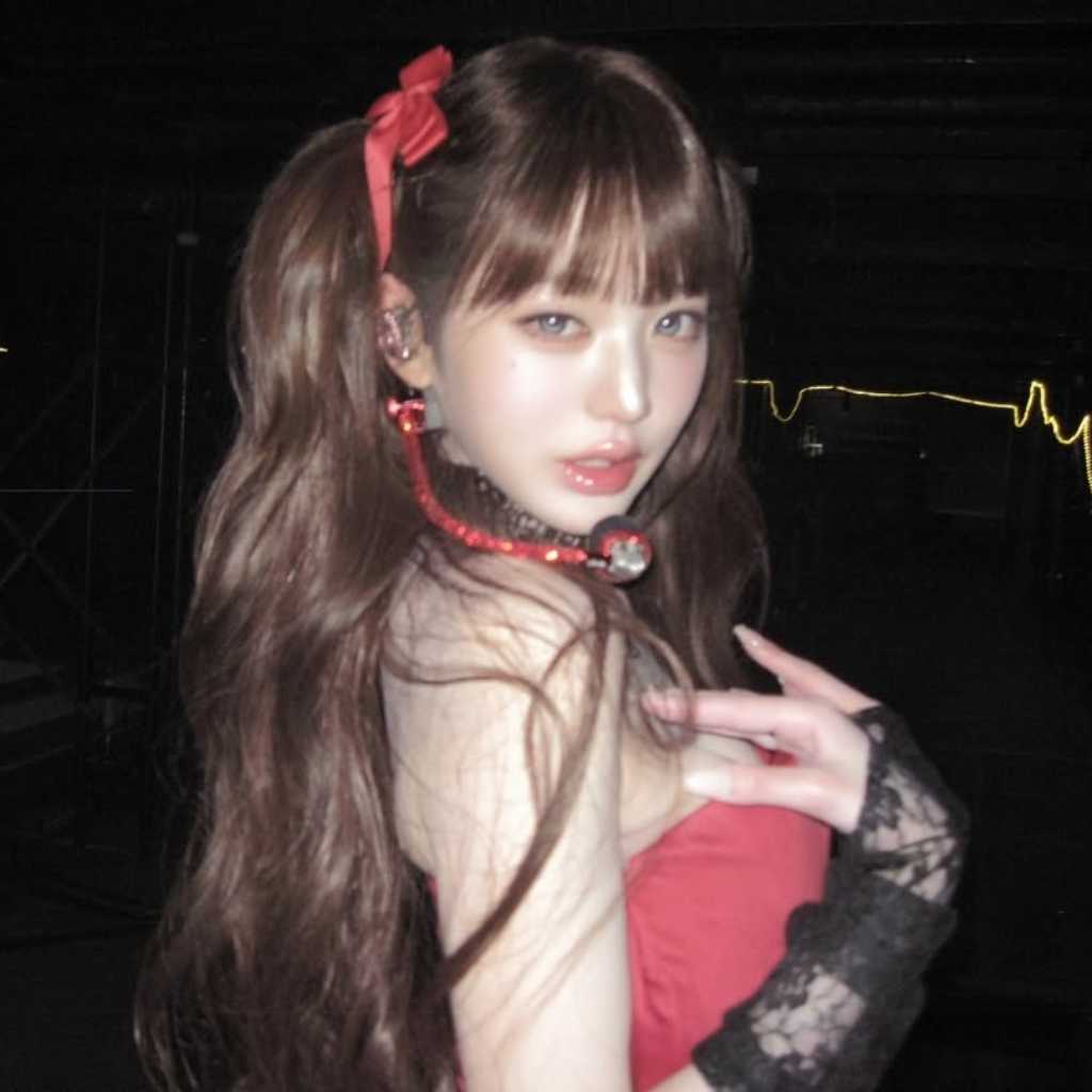 IVE ウォニョン、大阪公演のビハインドショットを公開…ギャルになりきったチャレンジ動画が話題