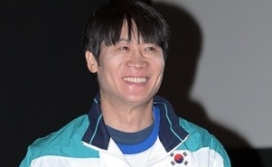 【PHOTO】チン・ソンギュ&ソン・ユビン&オ・ナラら、映画「カウント」舞台挨拶に出席