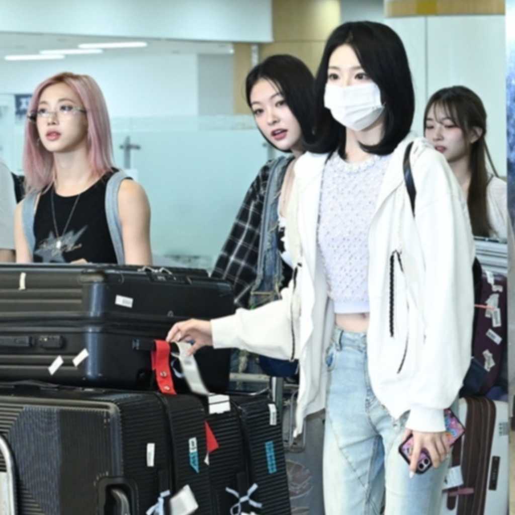 【PHOTO】tripleS、海外スケジュールを終えて韓国に到着…個性豊かなファッション