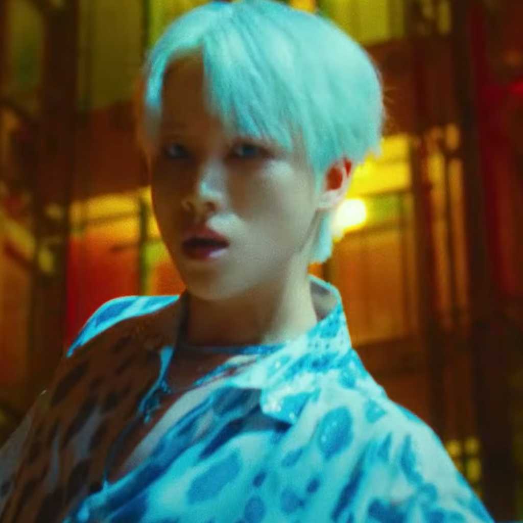 iKON ジナン、ダブルタイトル曲「OBEY」MV公開…強烈なカリスマ性をアピール