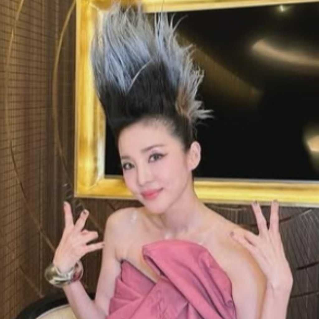 2NE1のDARA、昔を思い出させるヘアスタイルを公開…ジェジュンもコメント