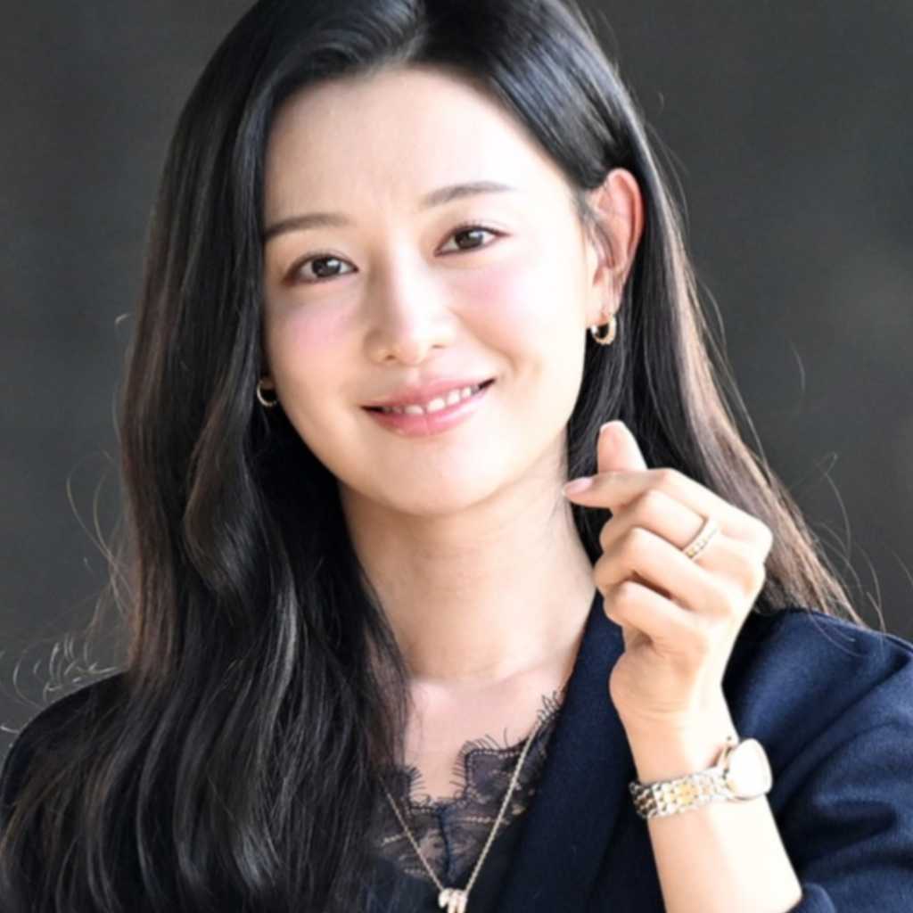 【PHOTO】キム・ジウォン、スケジュールのため日本へ！笑顔でポーズ（動画あり）