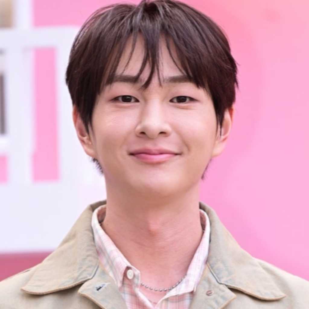 【PHOTO】SHINee オンユ、5thミニアルバム「TOUGH LOVE」発売記念ポップアップイベントに登場