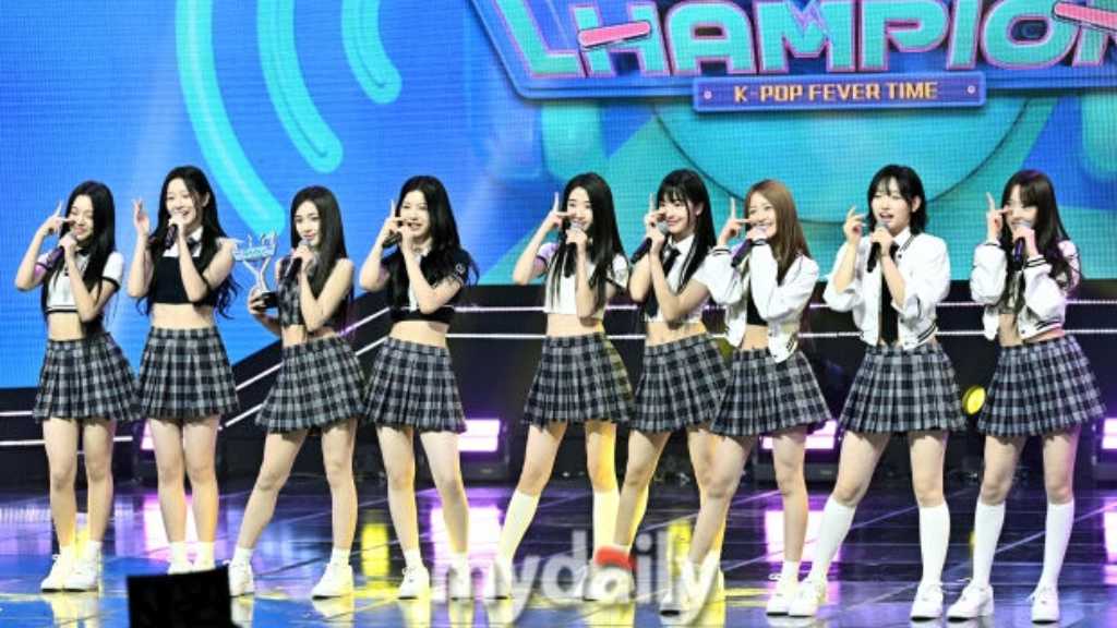 A2O LITE「M COUNTDOWN」で1位を獲得!音楽番組3冠を達成“幸せな毎日を過ごしている”