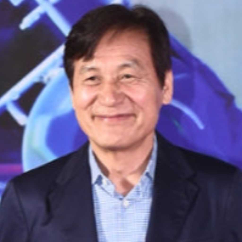 “血液がんで闘病中”アン・ソンギの近況明らかに…パク・チュンフンが言及「健康状態が良くない」