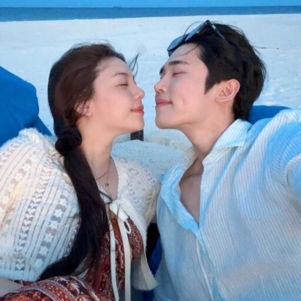 Ailee＆チェ・シフン、新婚旅行中の2ショットを続々公開！「本当に天国のよう」