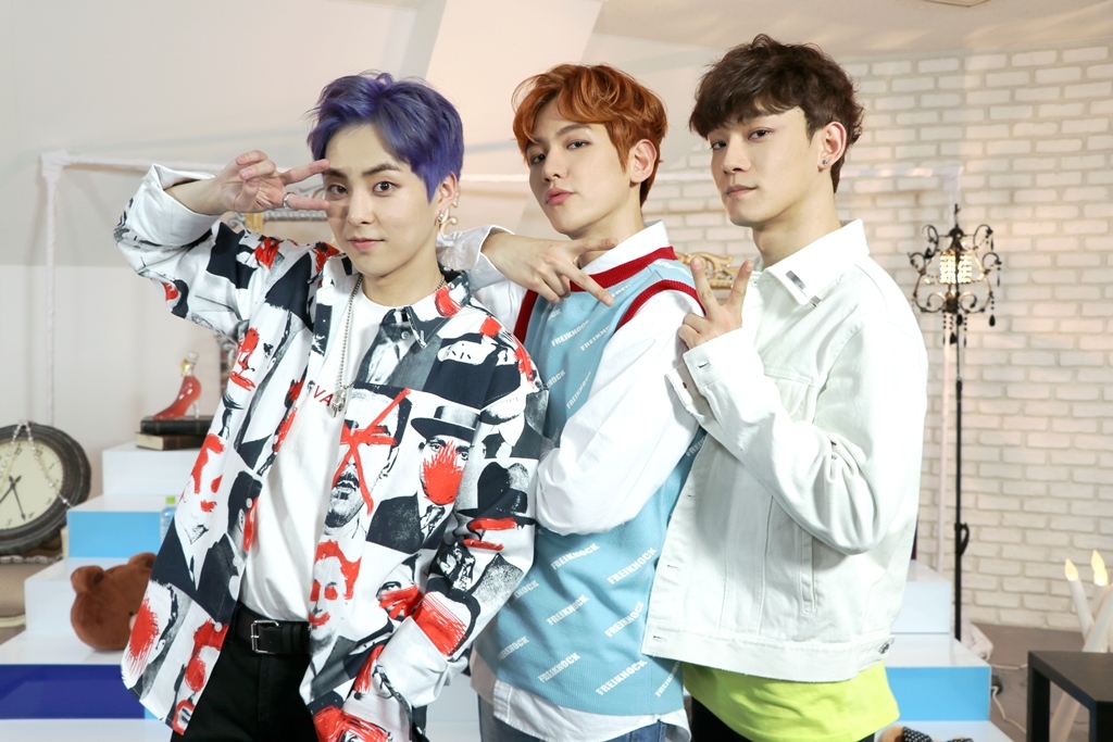 EXO-CBX、日本デビューミニアルバムで初のフリーショーケース