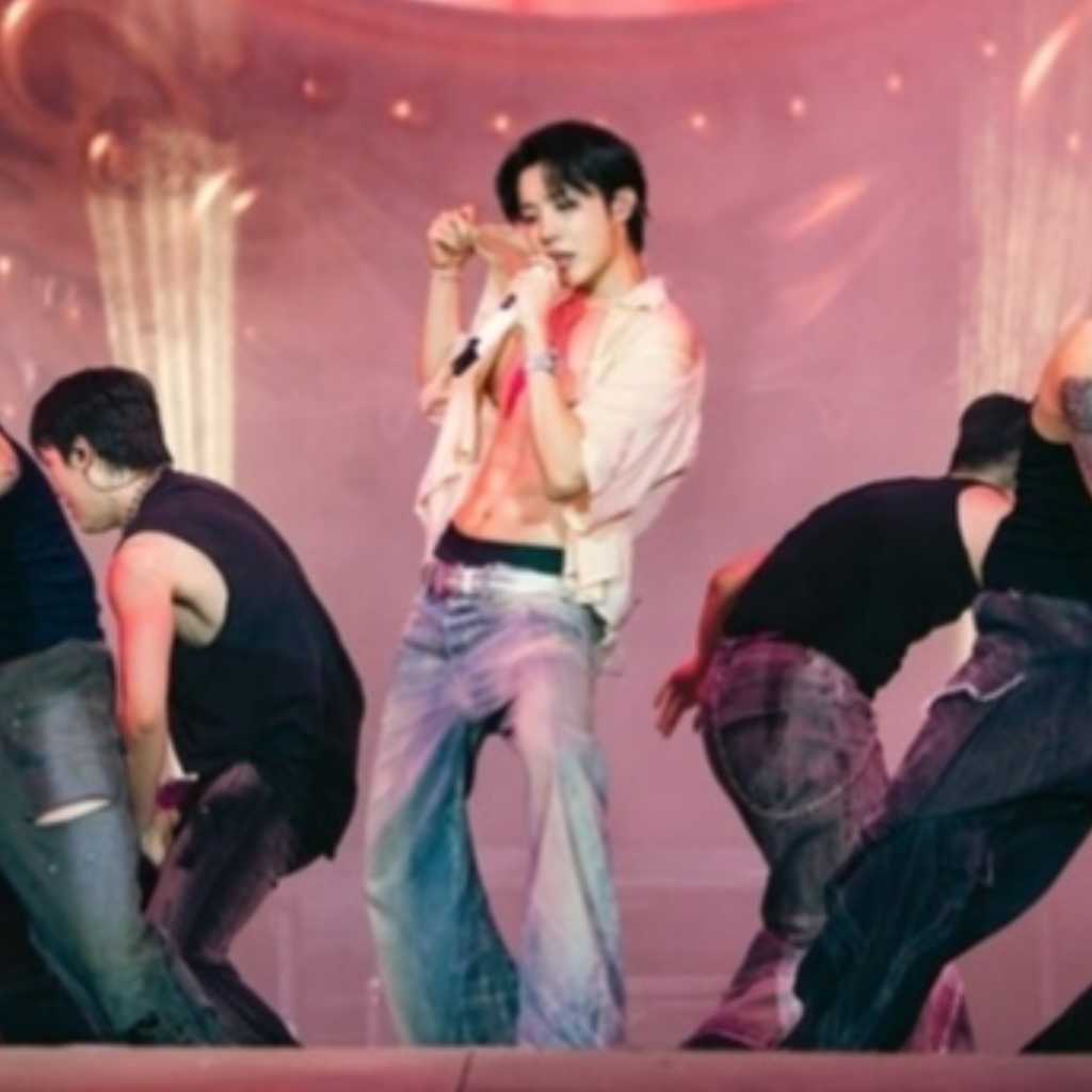 BTSのJ-HOPE「ロラパルーザ・ベルリン」で観客と一体に！涙を見せるファンも“完璧な締めくくり”