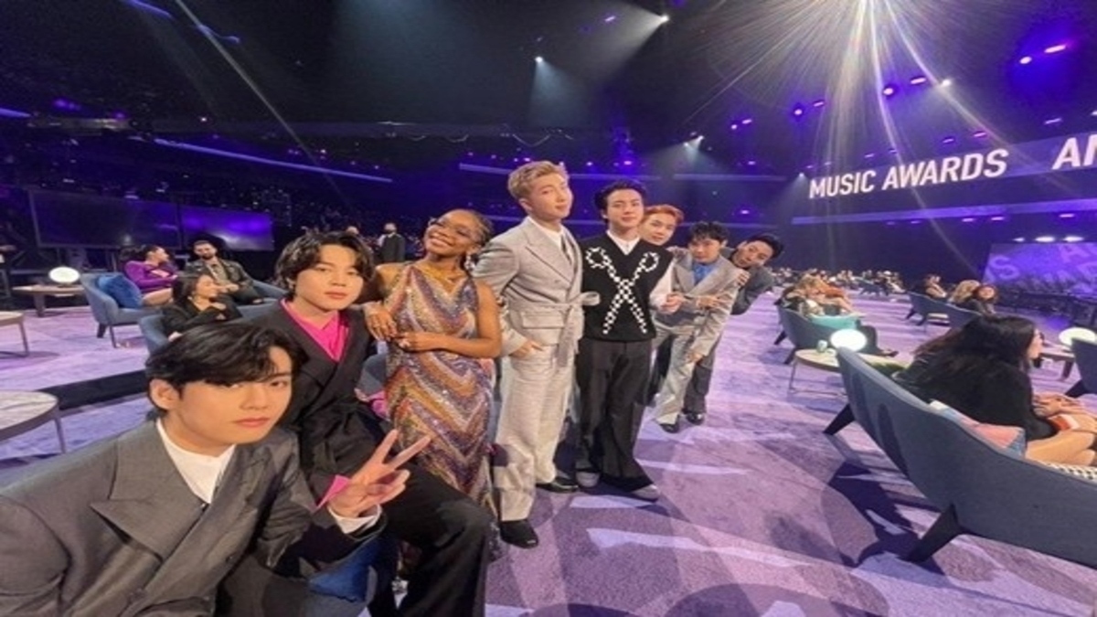 Bts 防弾少年団 ショーン ストックマンら豪華スターと Amas 記念ショット続々 会場では大歓声も Kstyle