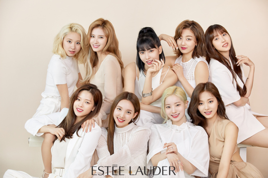Twice 化粧品ブランド Estee Lauder の韓国アンバサダーに抜擢 9人9色の魅力をアピール Kstyle