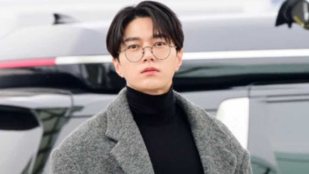 【PHOTO】キム・ミョンス、海外スケジュールのため出国