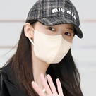 【PHOTO】少女時代 ユナ、ファッションウィークを終えてフランスから帰国…手を振って挨拶（動画あり）