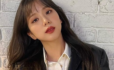 Blackpink ジス 赤リップが魅力的な近況ショットを公開 クールなファッションも完璧な着こなし Kstyle