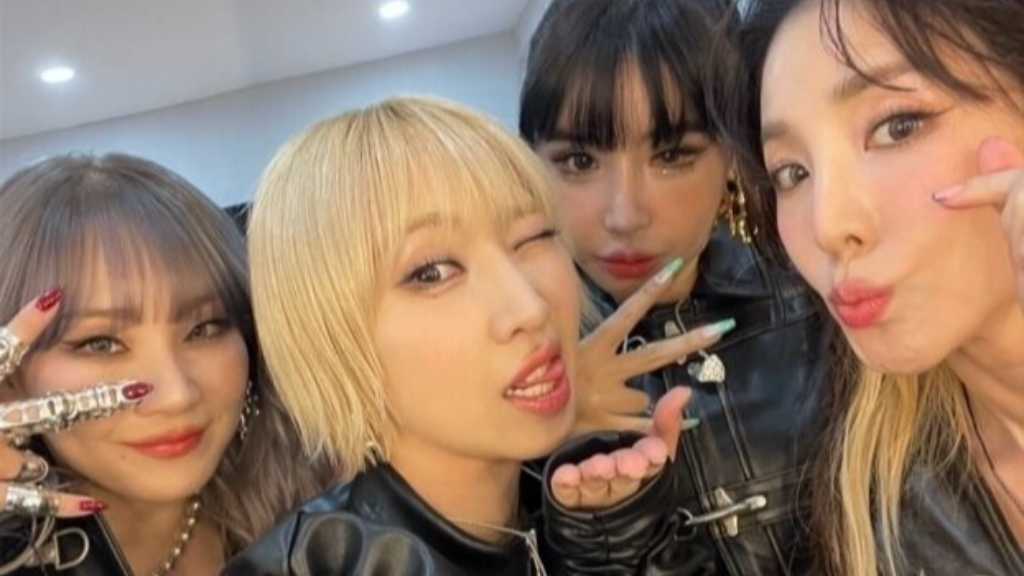 2NE1、デビュー17周年を迎えて集合写真を公開…BOMの姿に注目集まる