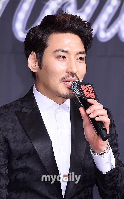 キム・ジュンヒョン、負傷による呼吸困難の症状を訴える…出演中のミュージカルには一時的に出演中止 Kstyle