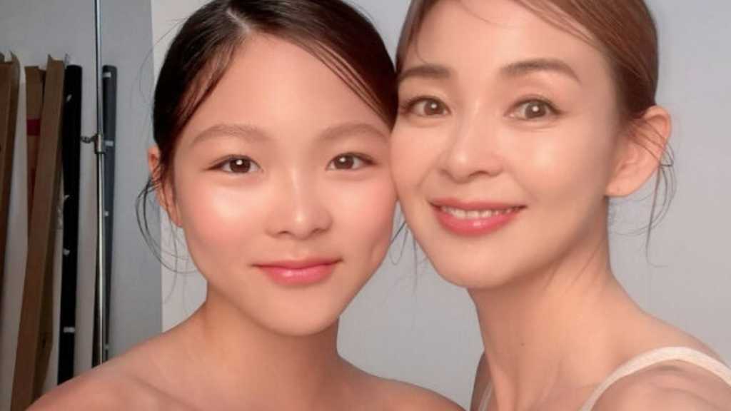 SHIHO、娘サランちゃんとの美しいツーショットを公開「新しい一面を見れた」