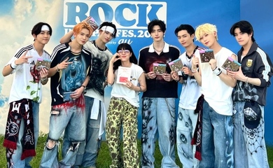 ENHYPEN、あいみょんと記念ショット！「ROCK IN JAPAN FESTIVAL」でAyumu Imazuとも対面