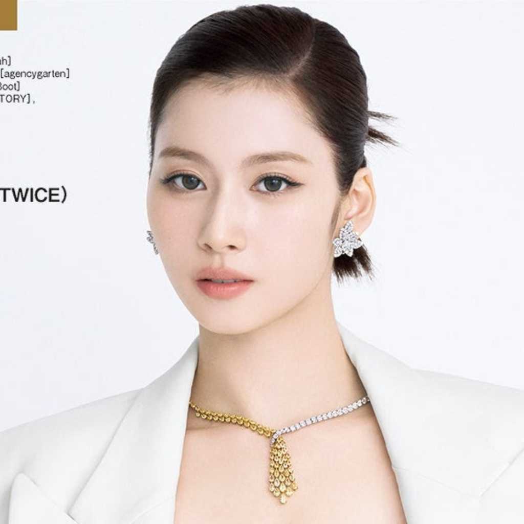 TWICE サナ、雑誌「25ans」2026年1月号の表紙に登場！1年の振り返り＆マイブームを語る