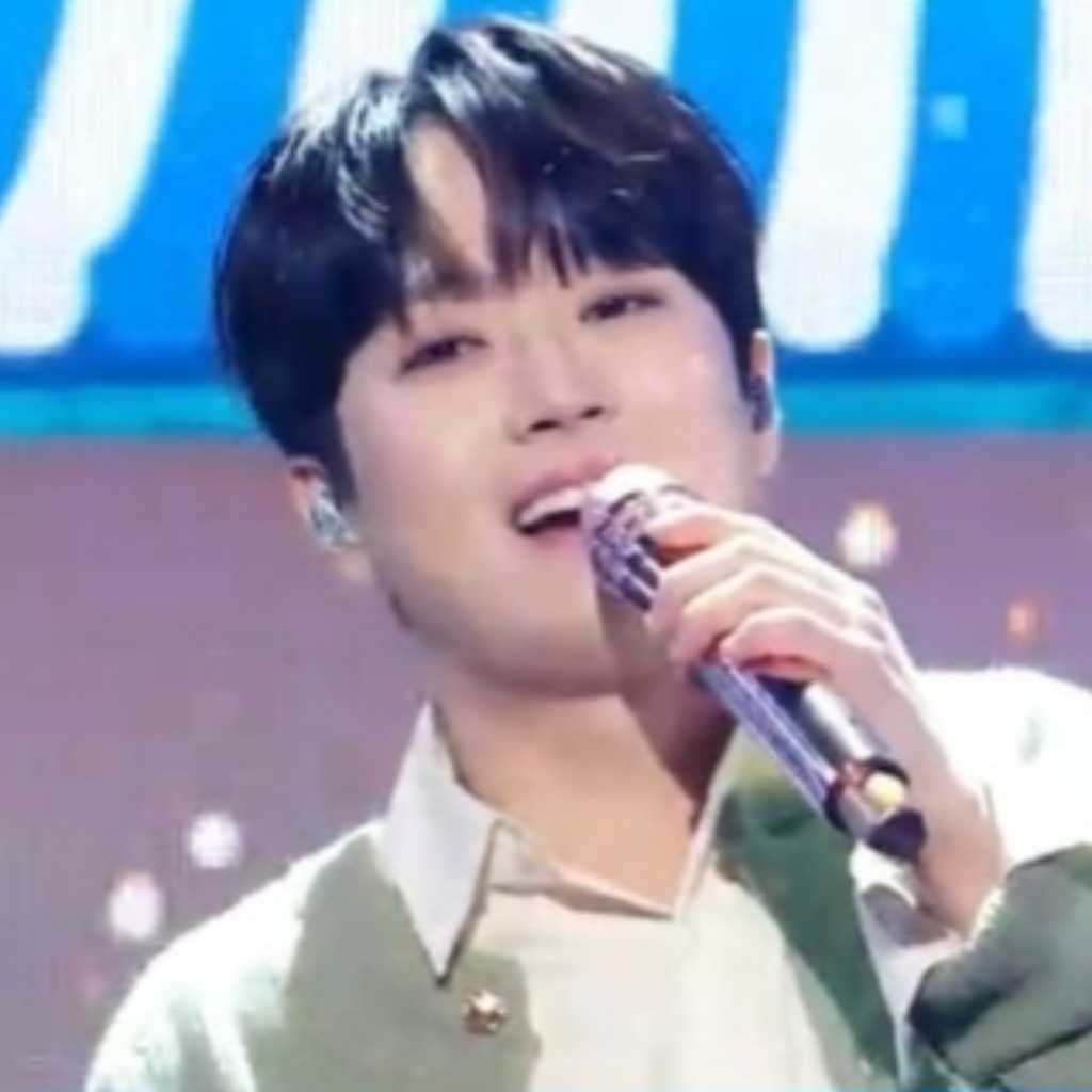 イ・チャンウォン、誕生日に「音楽中心」で1位を獲得“全く予想していなかった”