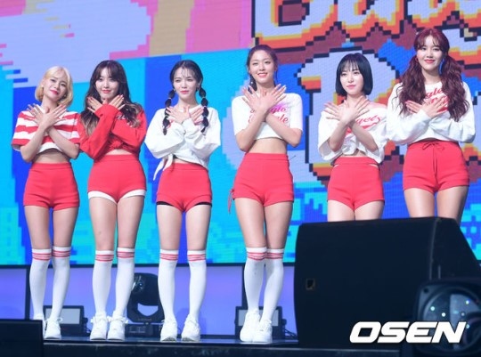 PHOTO】AOA、5thミニアルバム「BINGLE BANGLE」発売記念ショーケースを 