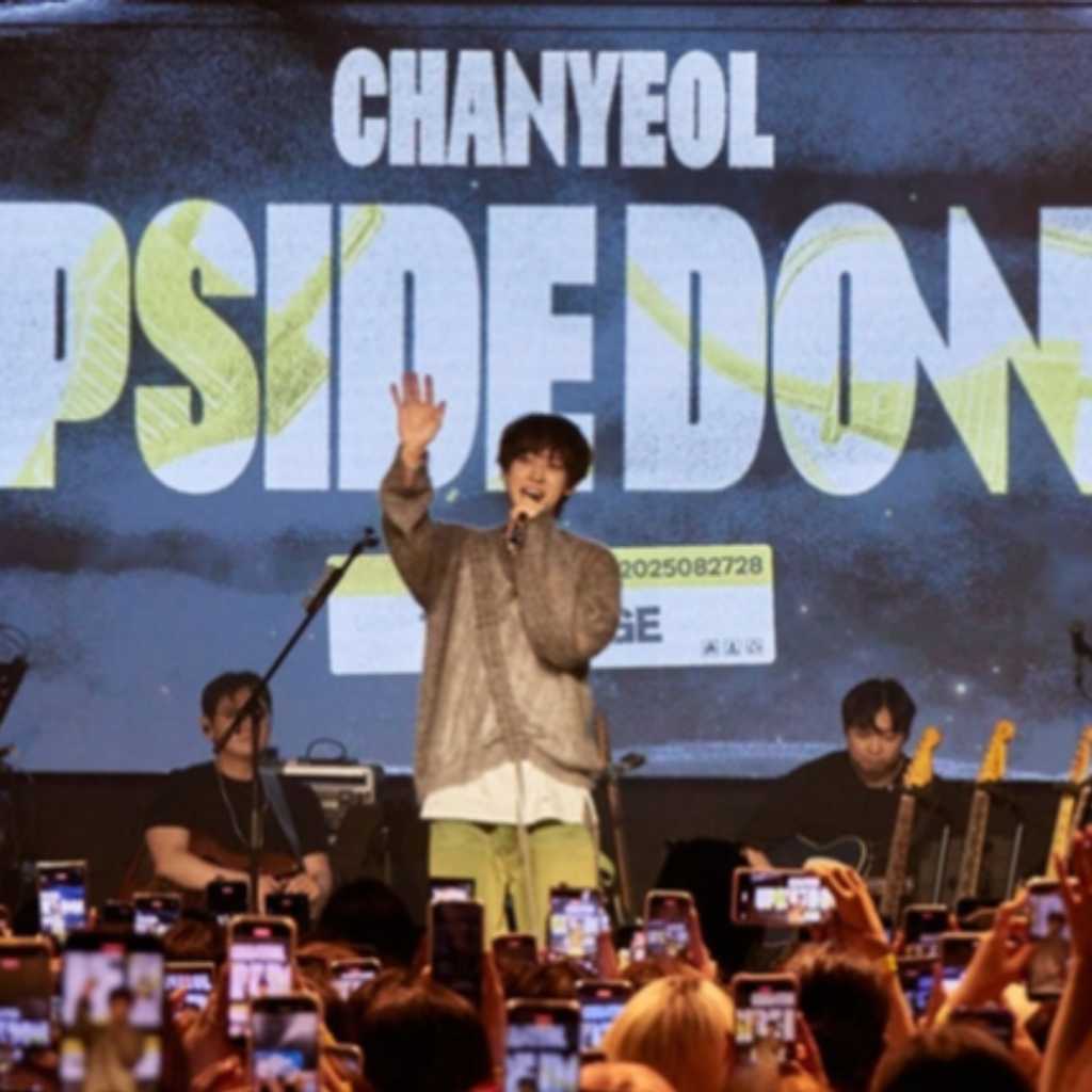 EXO チャンヨル、無料オフラインイベントでファンと交流！新曲を初披露＆ギター演奏も