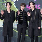 【PHOTO】TOMORROW X TOGETHER「2022 KBS歌謡祭」レッドカーペットに登場
