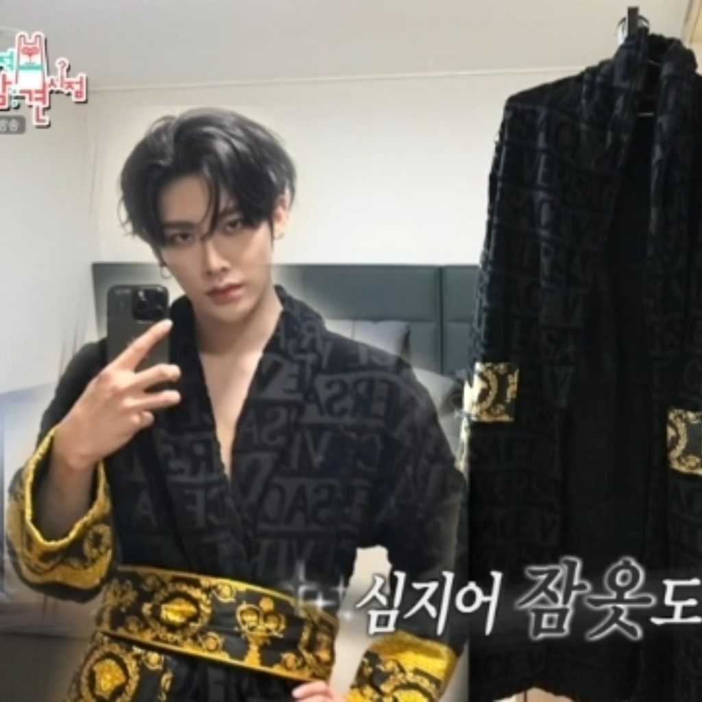 ZEROBASEONE リッキー、宿舎でも常に完璧な着こなし！？バスローブ姿にも驚き（動画あり）