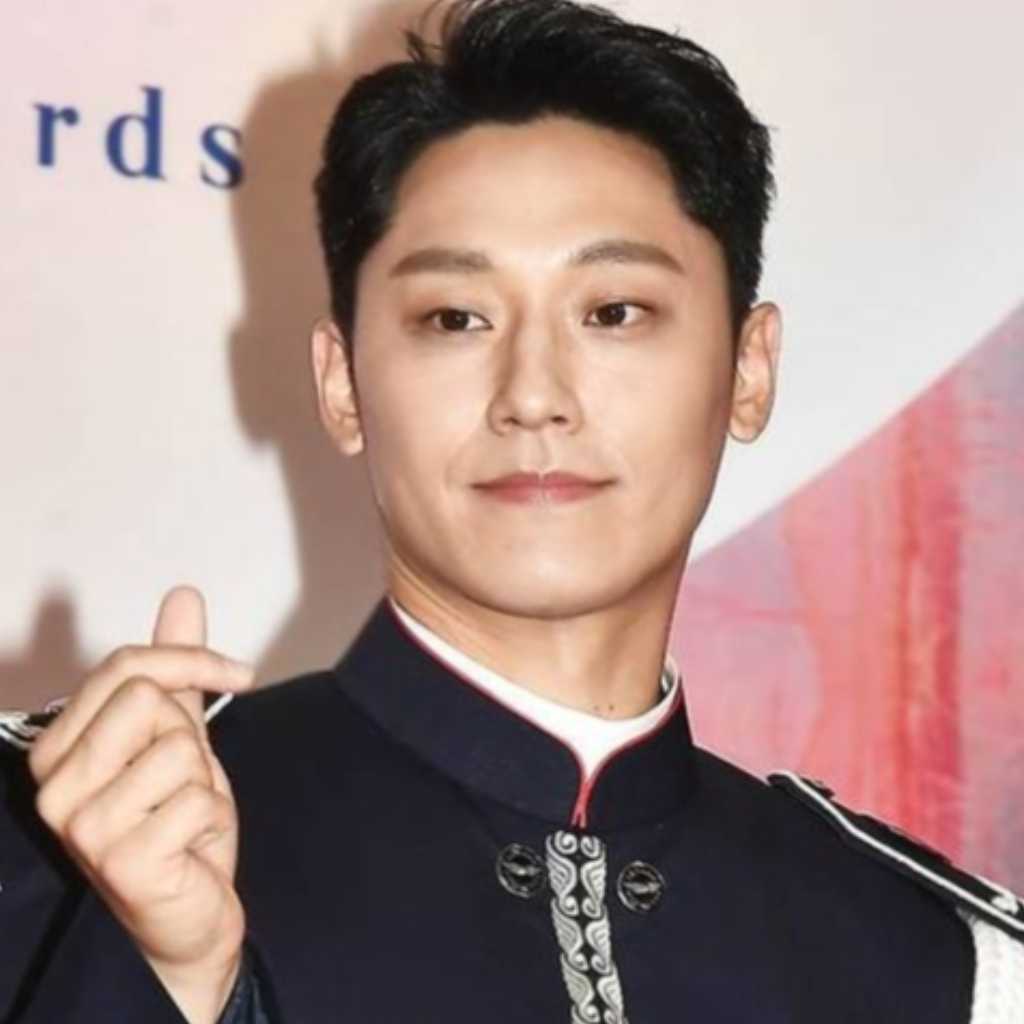 イ・ドヒョン、除隊後の復帰作を検討中？有名脚本家ホン姉妹の作品に出演なるか