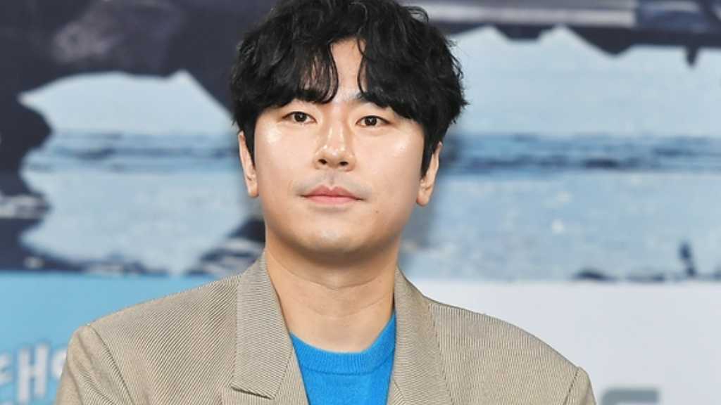 アン・ソンギさんの訃報に芸能界から追悼続く…イ・ジョンジェ＆チョン・ウソンが最後の見送りに