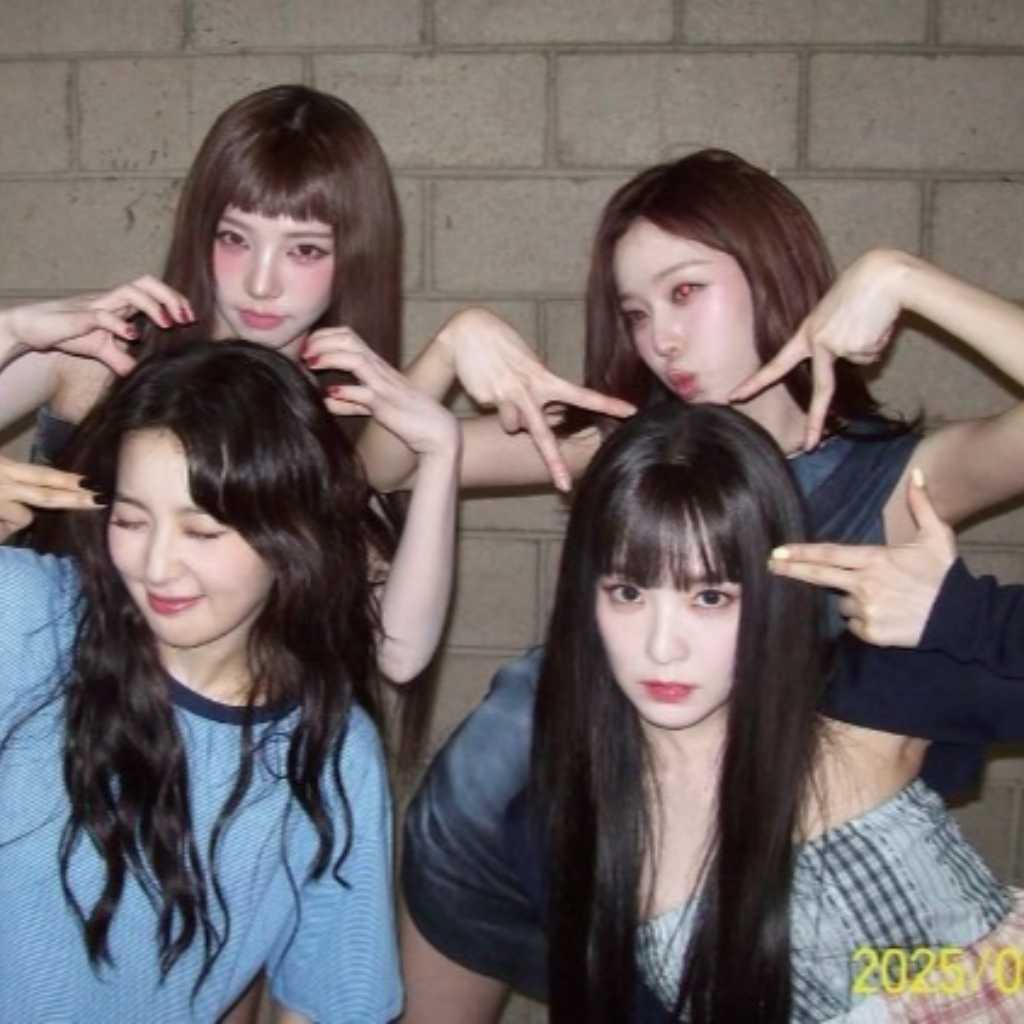 aespaのKARINA、SM美女との記念ショットを続々公開！「皆と撮りたかったのに」と悔しさも？