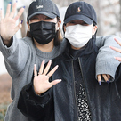 【PHOTO】「STREET WOMAN FIGHTER」出演La ChicaのGabeeとRian、ラジオ出演のため放送局へ