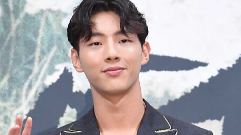 “いじめ疑惑から5年”俳優ジス、フィリピンのイベントに出席…近況に注目集まる