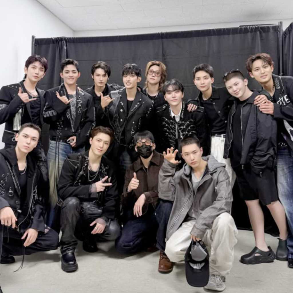 SEVENTEEN ホシ、入隊控えて坊主に！メンバー＆イ・スヒョクとの写真も話題