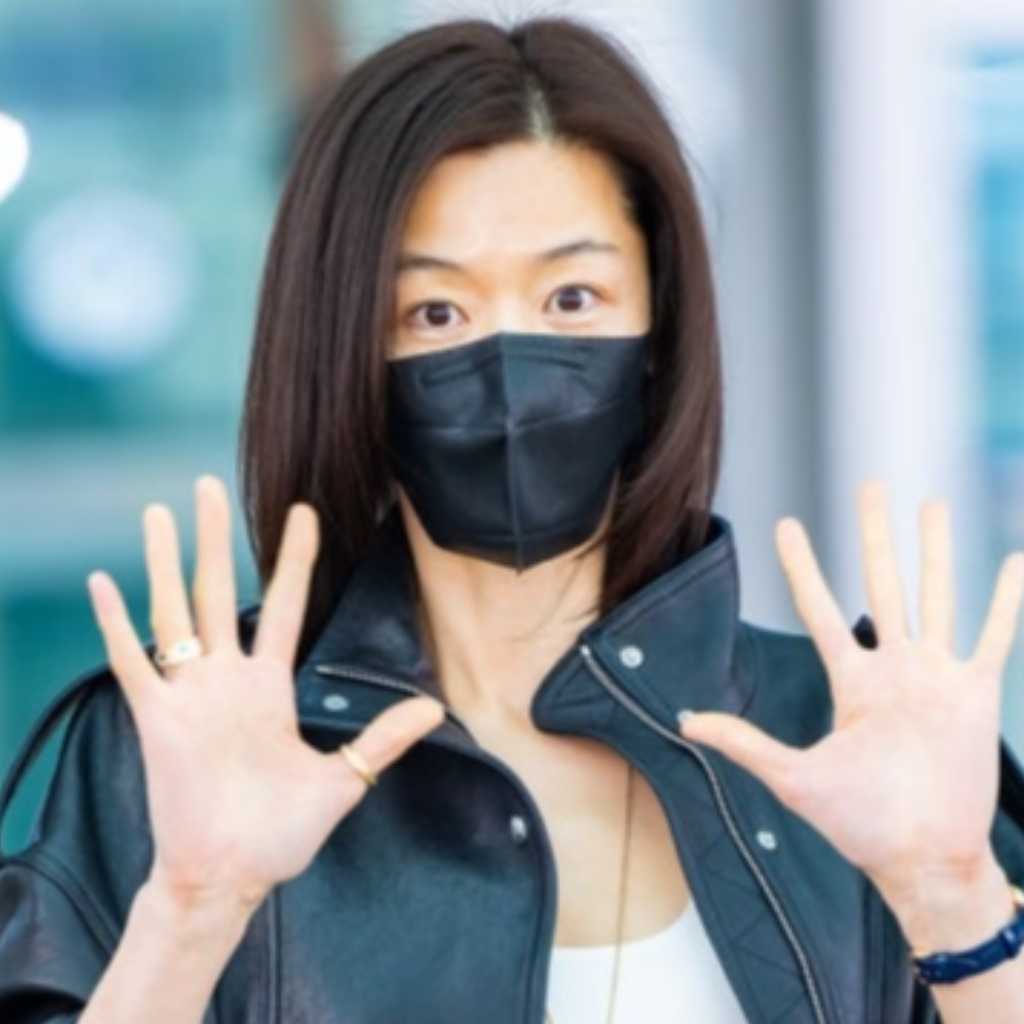 【PHOTO】チョン・ジヒョン、海外スケジュールのため出国