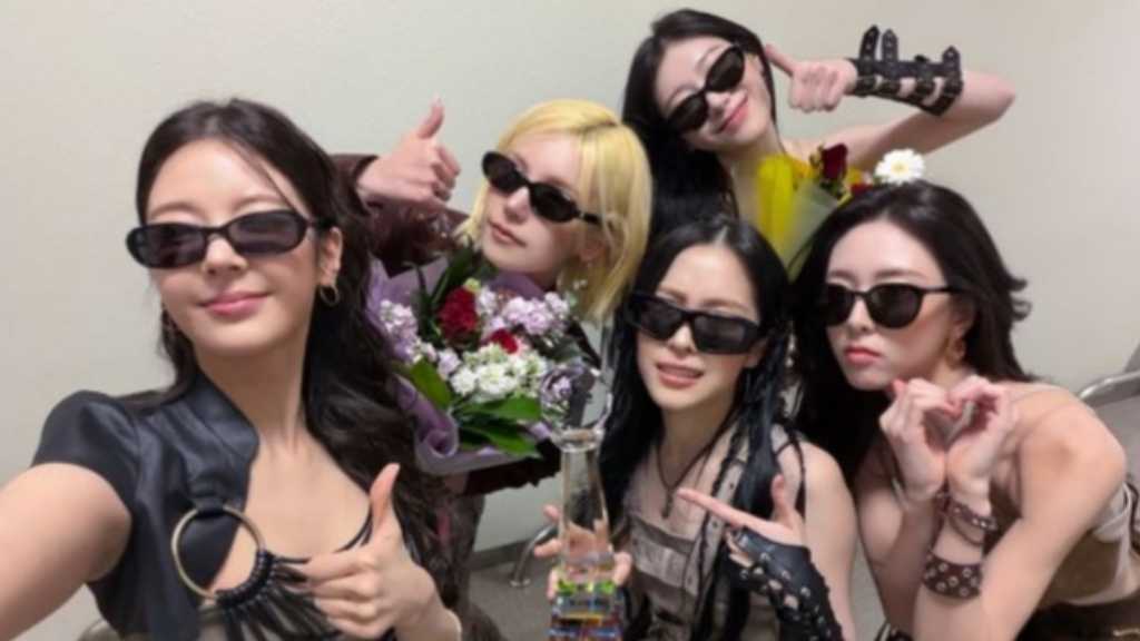 ITZY「ミュージックバンク」で再契約後に初の1位獲得！“MIDZYが大好き”