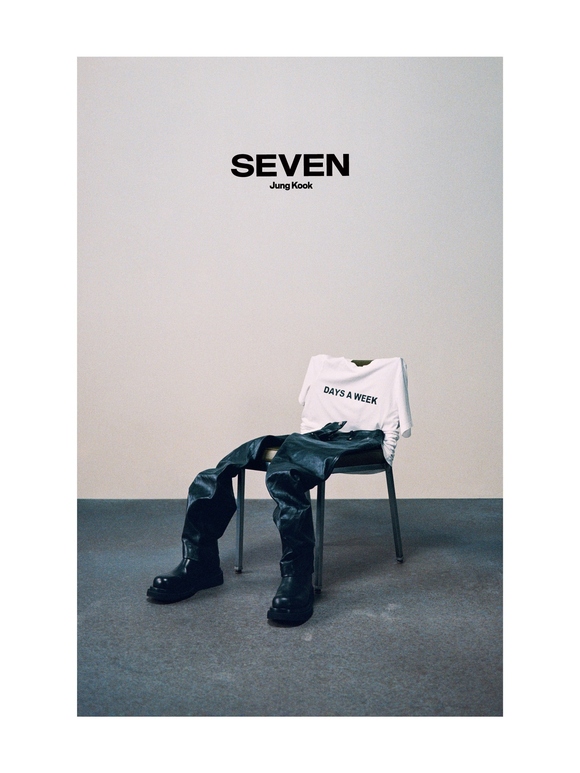 BTS ジョングク、裸にジャケット姿も！ソロシングル「Seven」ショート