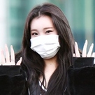 【PHOTO】MOMOLAND ジュイ、ラジオ番組の収録に参加…明るい笑顔で挨拶（動画あり）