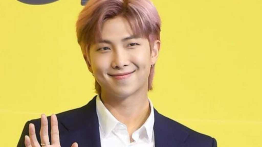 BTSのRM、グループ解散に関する発言を謝罪「ARMYを疲れさせてしまった」