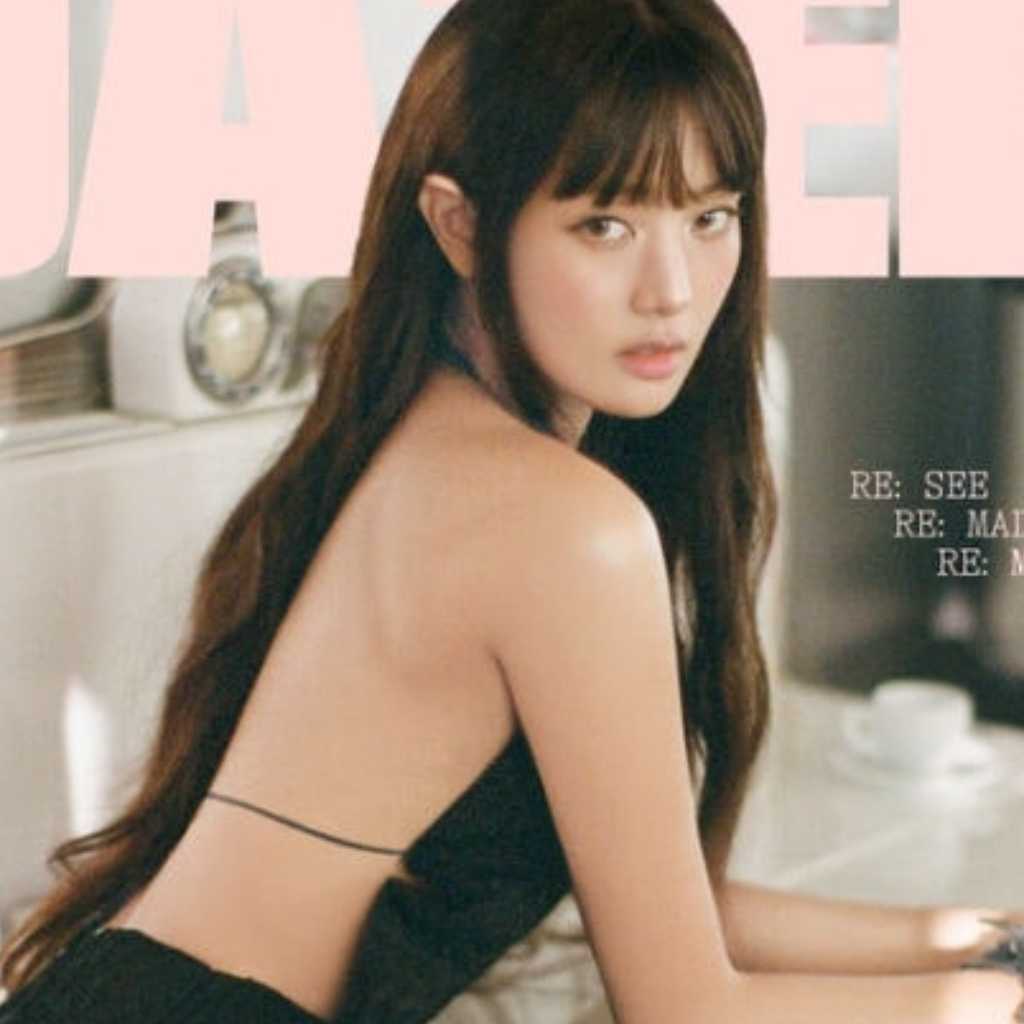 i-dle ミンニ、雑誌カバーで大胆にバックレスを披露…自身に影響を与えた人物を明かす