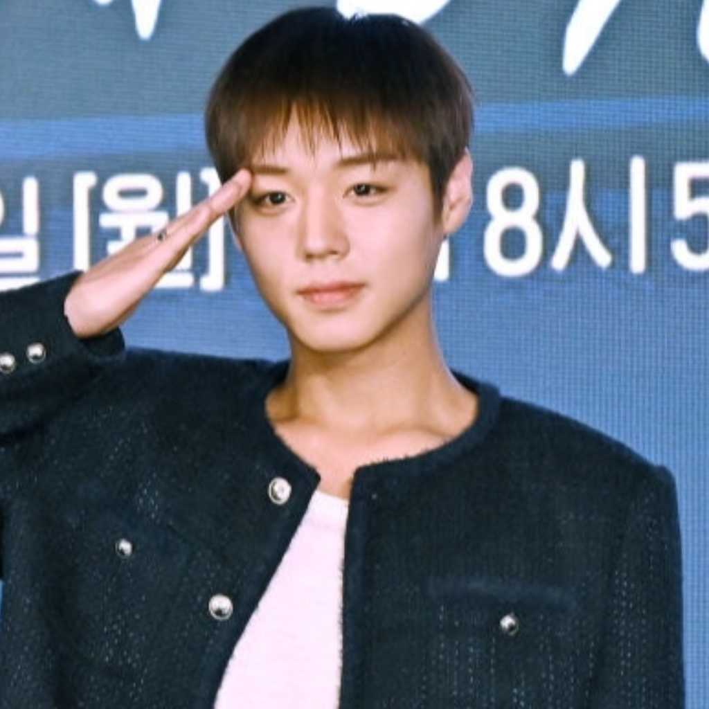 “ミリタリーオタク”Wanna One出身パク・ジフン、炊事兵を演じた感想を語る「軍隊の雰囲気を実感した」