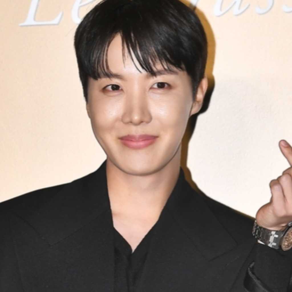 BTSのJ-HOPE、外で待機するファンのためにスタジオ貸し切り！手紙＆差し入れも…愛情溢れる行動が話題