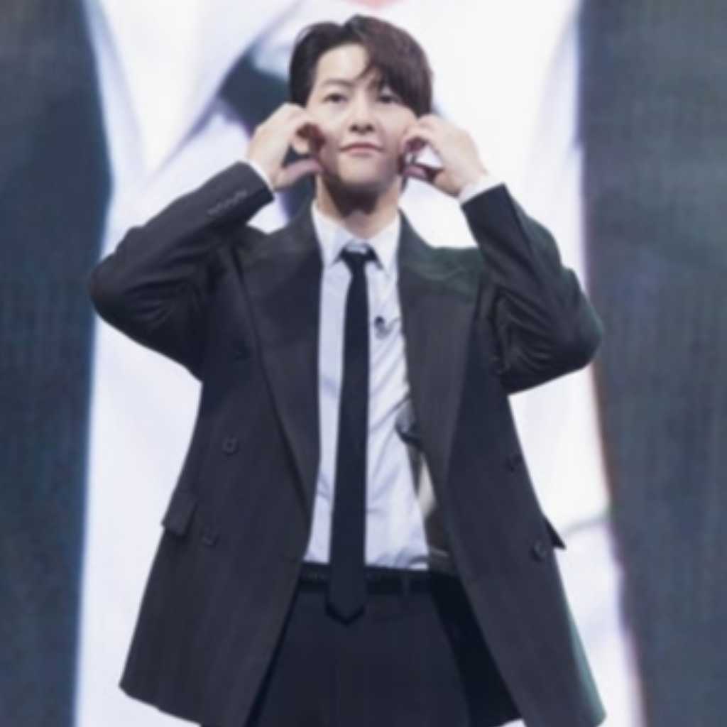 ソン・ジュンギ、14年ぶりの日本ファンミが大盛況!当時のファンと再会も…俳優仲間たちが特別ゲストで登場