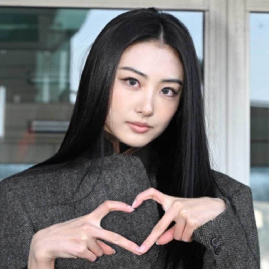 【PHOTO】MEOVV ガウォン、海外スケジュールのため出国（動画あり）