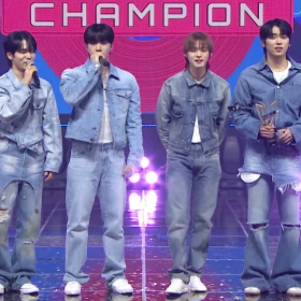 ONF、デビュー8年で初！「SHOW CHAMPION」1位に涙“ファンへ賞を捧げたい”（動画あり）
