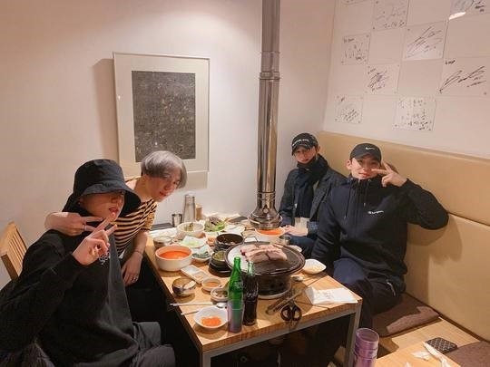 Bts 防弾少年団 ジョングクからseventeen ミンギュまで イケメン4人の 97ライン 飲み会写真が話題 Kstyle