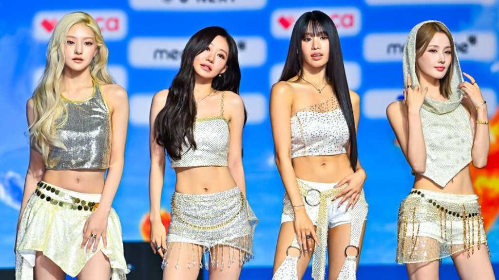 【PHOTO】KISS OF LIFE「2026 SBS歌謡大典 Summer」ブルーカーペットに登場